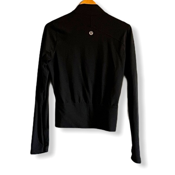 Lululemon Ladies Zip-up Cropped Sweater - Picture 4 of 4